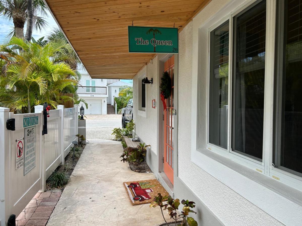 An Island Getaway At Palm Tree Villas 홈즈비치 외부 사진